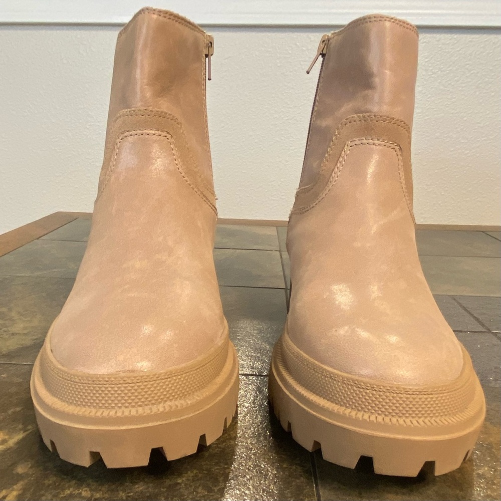 Lucky Brand Tan Taupe Eabile Lug Sole Ankle Boots 9M - Picture 6 of 10